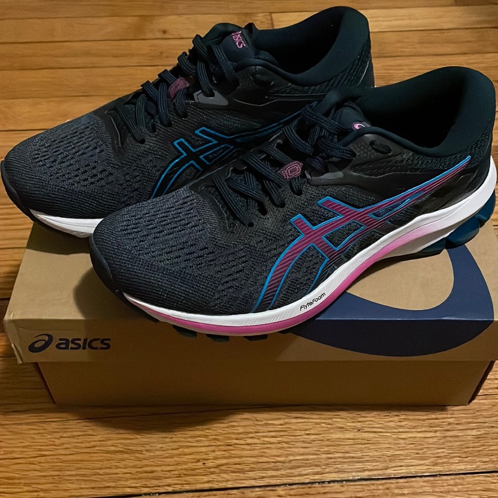 Asics GT-1000 10 Sz 8 Women’s Running Sneaker